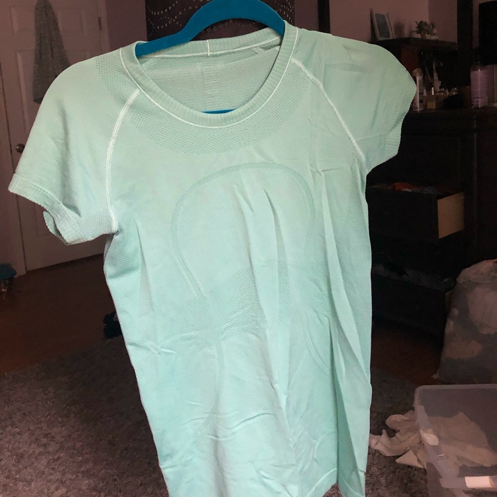 Lululemon swiftly tech short sleeve workout top
